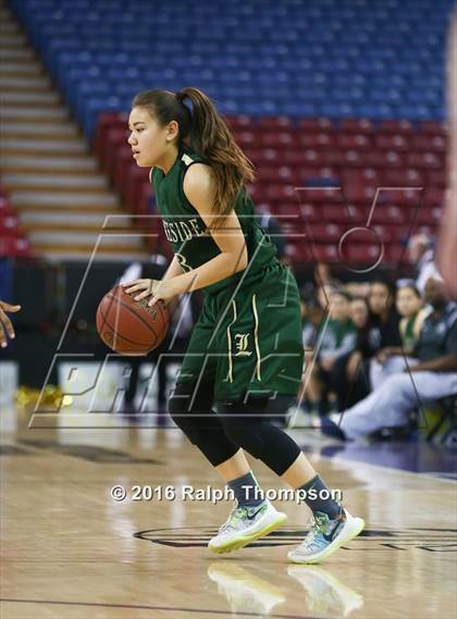 Thumbnail 2 in Sacred Heart vs Lakeside (CIF State D3 Final) photogallery.