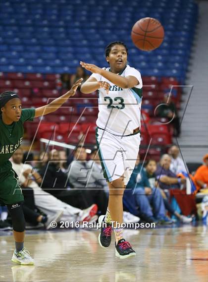 Thumbnail 3 in Sacred Heart vs Lakeside (CIF State D3 Final) photogallery.