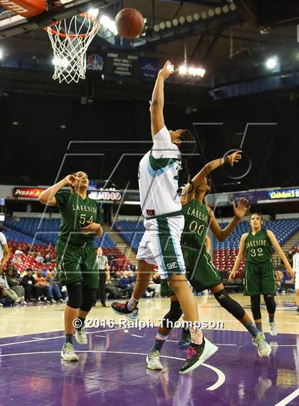 Thumbnail 2 in Sacred Heart vs Lakeside (CIF State D3 Final) photogallery.