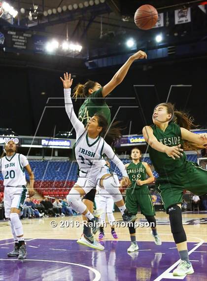 Thumbnail 2 in Sacred Heart vs Lakeside (CIF State D3 Final) photogallery.