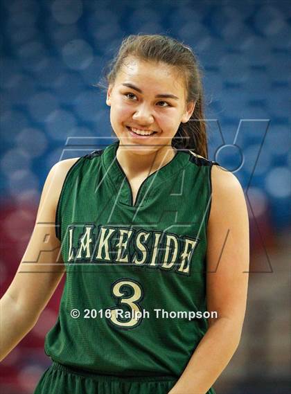 Thumbnail 2 in Sacred Heart vs Lakeside (CIF State D3 Final) photogallery.