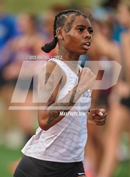 Thumbnail 1 in CCISD Ruben C Jordan Relays (800M) photogallery.