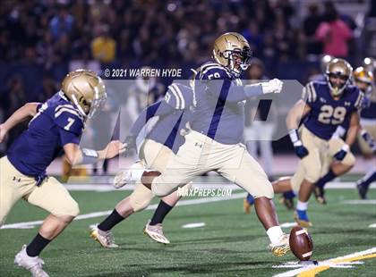Thumbnail 2 in Monterey Trail vs. Elk Grove (CIF SJS D2 Semifinal) photogallery.