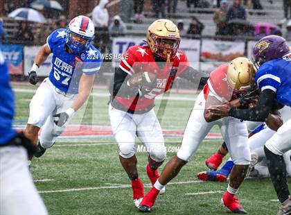 Thumbnail 3 in AutoZone Liberty Bowl All-Star Game photogallery.