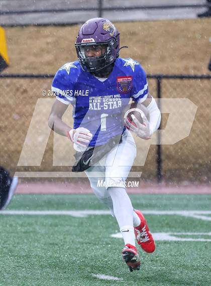 Thumbnail 2 in AutoZone Liberty Bowl All-Star Game photogallery.