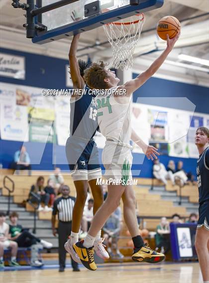 Thumbnail 3 in South Walton vs. Franklin Road Academy (PCB Marlin Christmas Classic) photogallery.