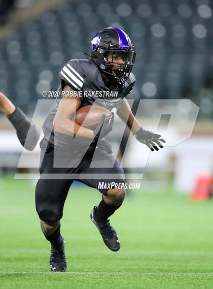 Thumbnail 2 in North Crowley vs. Byron Nelson (UIL 6A D2 Bi-district) photogallery.