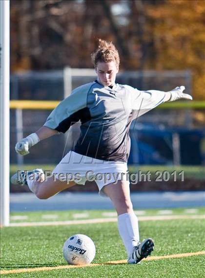 Thumbnail 2 in Darien @ Bunnell (CIAC Class L Quarterfinal) photogallery.