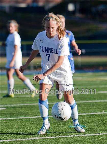 Thumbnail 3 in Darien @ Bunnell (CIAC Class L Quarterfinal) photogallery.