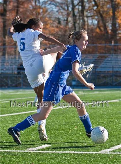 Thumbnail 1 in Darien @ Bunnell (CIAC Class L Quarterfinal) photogallery.