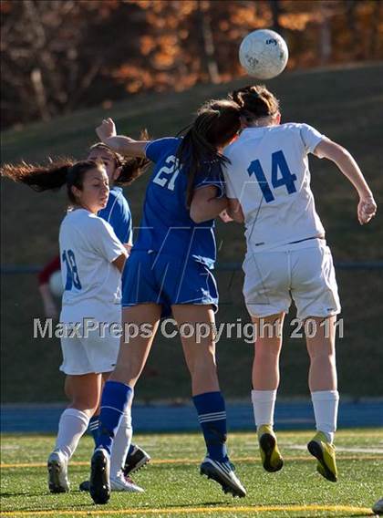 Thumbnail 2 in Darien @ Bunnell (CIAC Class L Quarterfinal) photogallery.
