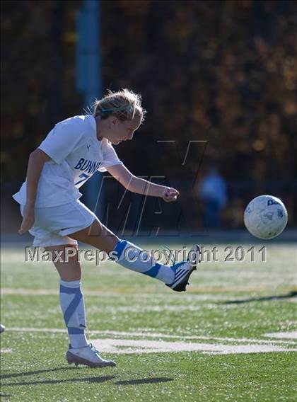 Thumbnail 2 in Darien @ Bunnell (CIAC Class L Quarterfinal) photogallery.