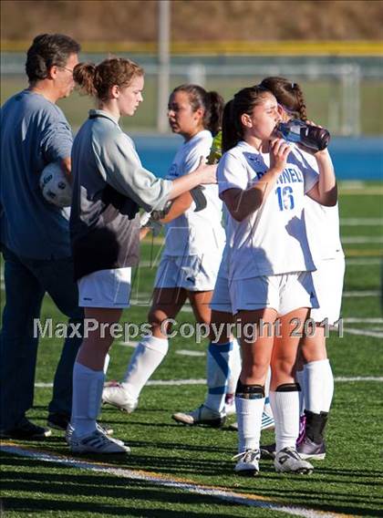 Thumbnail 3 in Darien @ Bunnell (CIAC Class L Quarterfinal) photogallery.