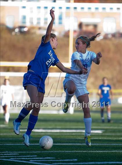 Thumbnail 2 in Darien @ Bunnell (CIAC Class L Quarterfinal) photogallery.