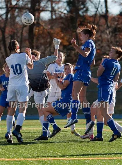 Thumbnail 2 in Darien @ Bunnell (CIAC Class L Quarterfinal) photogallery.