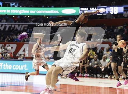 Thumbnail 3 in Althoff Catholic vs. Dyett (IHSA Class 2A Final) photogallery.