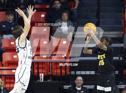 Thumbnail 3 in Althoff Catholic vs. Dyett (IHSA Class 2A Final) photogallery.