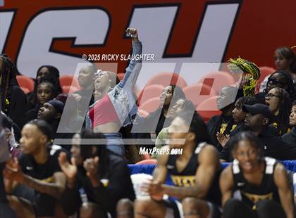 Thumbnail 1 in Althoff Catholic vs. Dyett (IHSA Class 2A Final) photogallery.