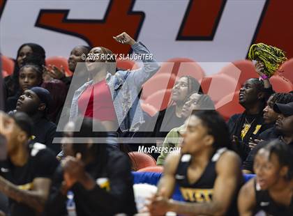 Thumbnail 2 in Althoff Catholic vs. Dyett (IHSA Class 2A Final) photogallery.