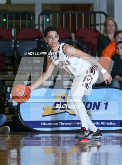 Thumbnail 2 in Rye Neck vs Valhalla (Section 1 Class B Semifinal) photogallery.