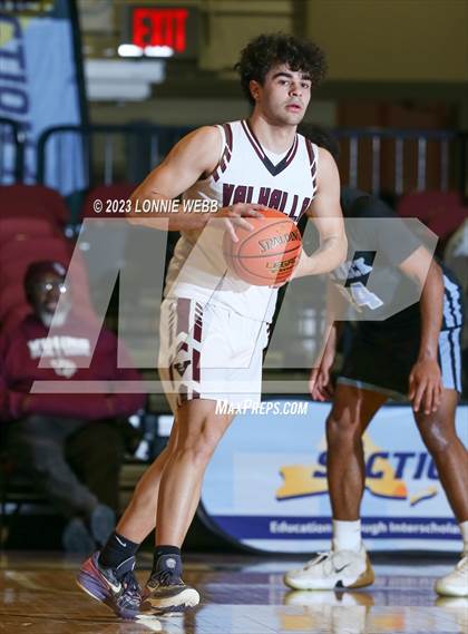 Thumbnail 2 in Rye Neck vs Valhalla (Section 1 Class B Semifinal) photogallery.
