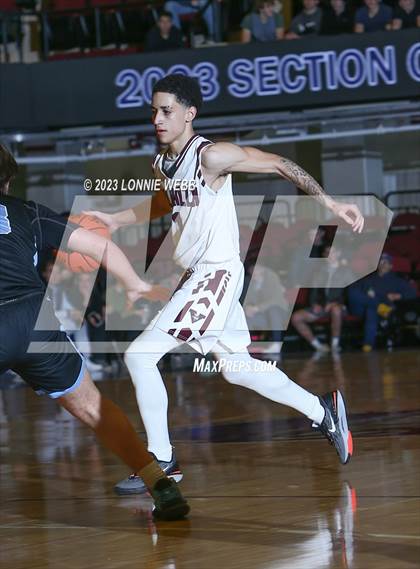 Thumbnail 1 in Rye Neck vs Valhalla (Section 1 Class B Semifinal) photogallery.