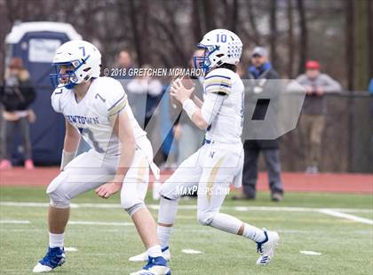 Thumbnail 2 in Newtown @ Greenwich (CIAC Class LL Semifinal) photogallery.