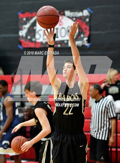 Thumbnail 3 in 2018 Pinellas County Public vs Private School Senior Showcase photogallery.