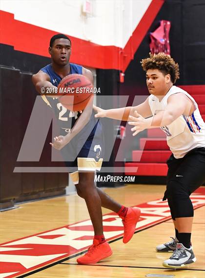 Thumbnail 3 in 2018 Pinellas County Public vs Private School Senior Showcase photogallery.