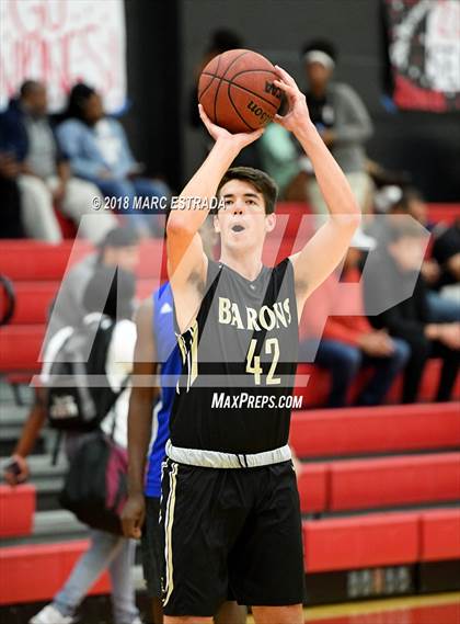 Thumbnail 2 in 2018 Pinellas County Public vs Private School Senior Showcase photogallery.
