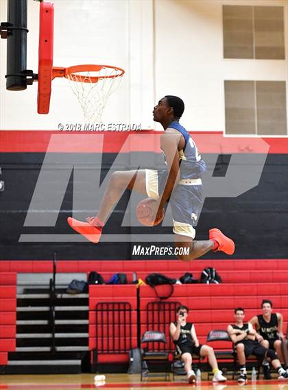 Thumbnail 3 in 2018 Pinellas County Public vs Private School Senior Showcase photogallery.