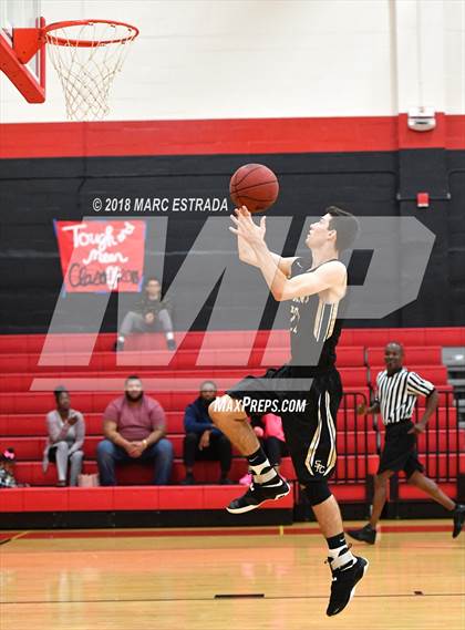Thumbnail 1 in 2018 Pinellas County Public vs Private School Senior Showcase photogallery.