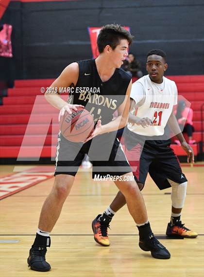 Thumbnail 2 in 2018 Pinellas County Public vs Private School Senior Showcase photogallery.