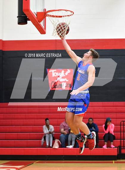 Thumbnail 1 in 2018 Pinellas County Public vs Private School Senior Showcase photogallery.
