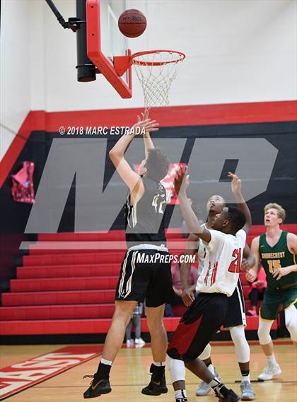 Thumbnail 3 in 2018 Pinellas County Public vs Private School Senior Showcase photogallery.