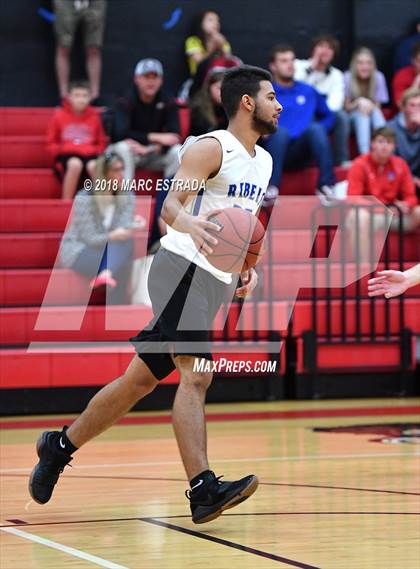 Thumbnail 1 in 2018 Pinellas County Public vs Private School Senior Showcase photogallery.