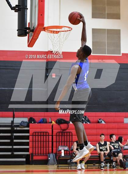 Thumbnail 2 in 2018 Pinellas County Public vs Private School Senior Showcase photogallery.