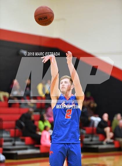 Thumbnail 3 in 2018 Pinellas County Public vs Private School Senior Showcase photogallery.
