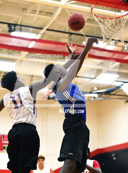 Thumbnail 1 in 2018 Pinellas County Public vs Private School Senior Showcase photogallery.