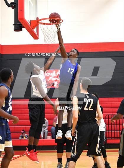 Thumbnail 3 in 2018 Pinellas County Public vs Private School Senior Showcase photogallery.