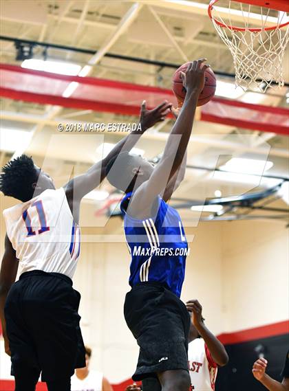 Thumbnail 2 in 2018 Pinellas County Public vs Private School Senior Showcase photogallery.