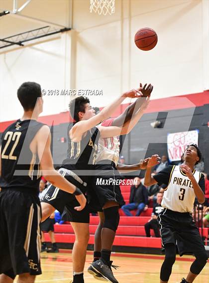 Thumbnail 1 in 2018 Pinellas County Public vs Private School Senior Showcase photogallery.