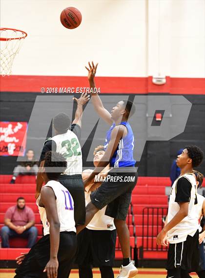 Thumbnail 1 in 2018 Pinellas County Public vs Private School Senior Showcase photogallery.