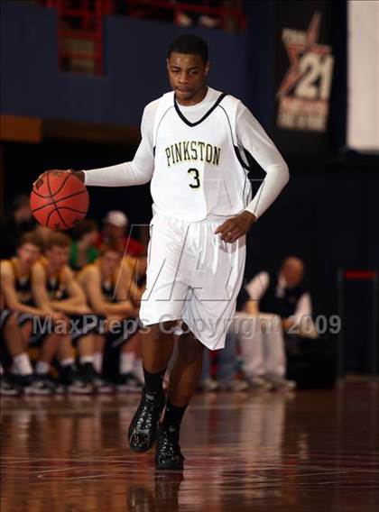 Thumbnail 2 in Highland Park vs Pinkston (Dallas Basketball Classic) photogallery.