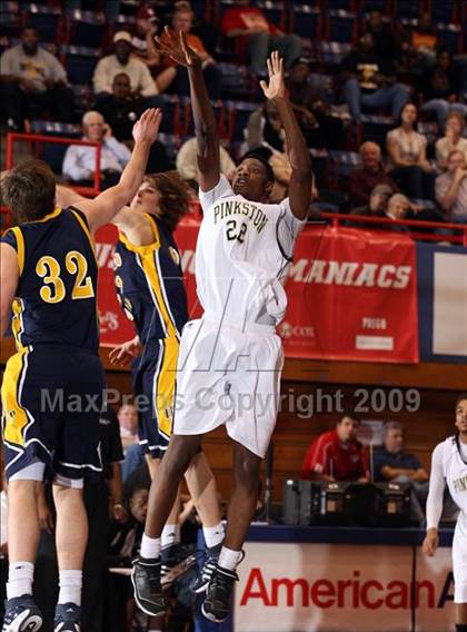 Thumbnail 1 in Highland Park vs Pinkston (Dallas Basketball Classic) photogallery.