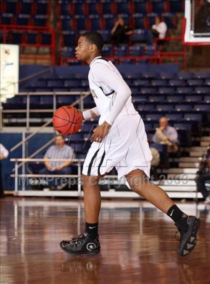 Thumbnail 1 in Highland Park vs Pinkston (Dallas Basketball Classic) photogallery.