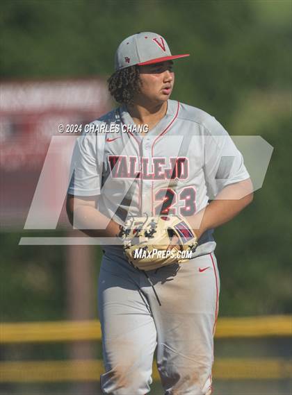 Thumbnail 1 in Cardinal Newman vs. Vallejo (CIF NCS D2 1st Round) photogallery.