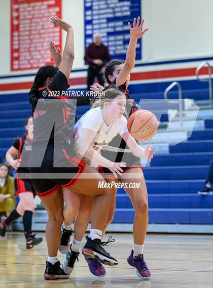 Thumbnail 3 in Sammamish vs. Seattle Academy photogallery.