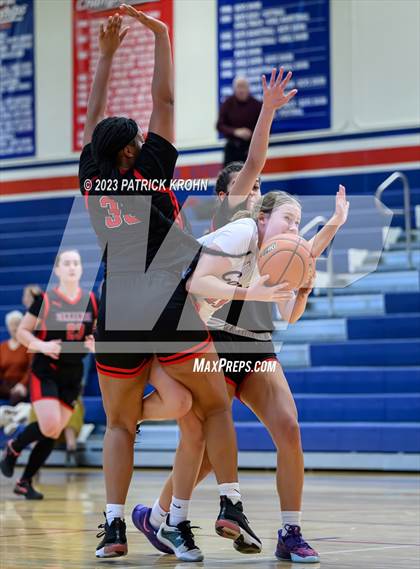 Thumbnail 2 in Sammamish vs. Seattle Academy photogallery.