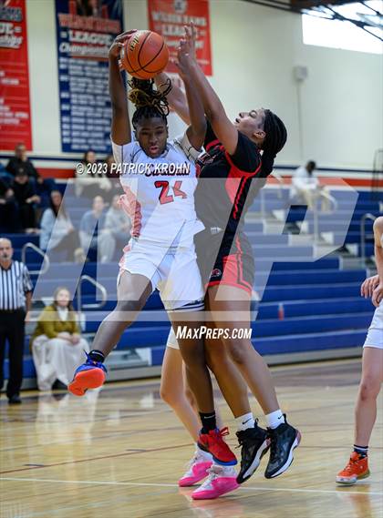 Thumbnail 3 in Sammamish vs. Seattle Academy photogallery.
